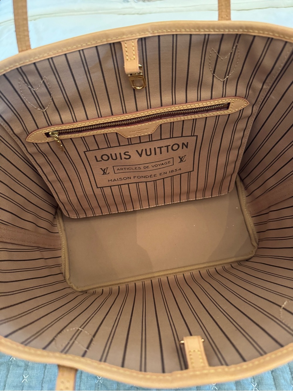 EUC Louis Vuitton Monogram Neverfull Tote MM with beige interior - Picture 12 of 15